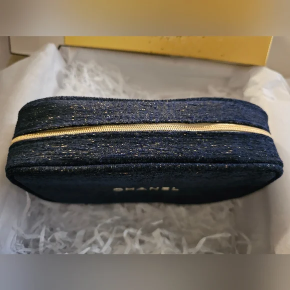 Authentic Chanel Holiday 2023 cosmetic make up bag blue gold New with Box - Picture 2 of 4
